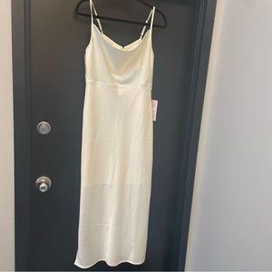 Bhlend satin brand new dress